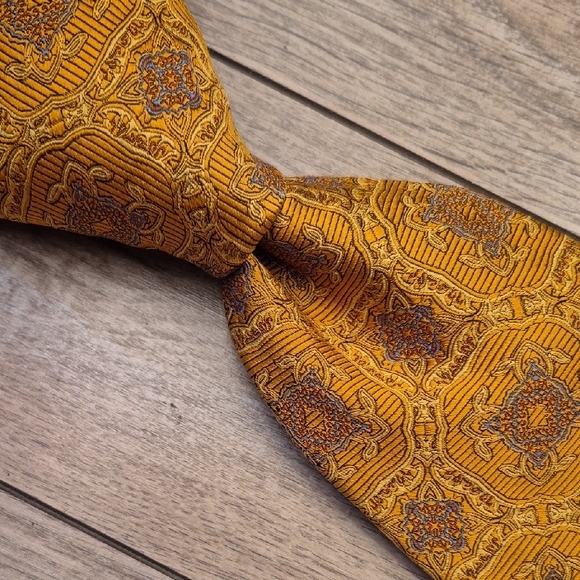 ROBERT TALBOTT Seven Fold Numbered Metallic Gold Textured Abstract Mens Silk Tie